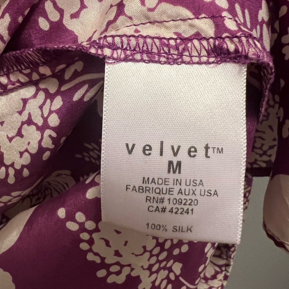 Velvet 100% Silk Floral Print Blouse - Picture 5 of 8